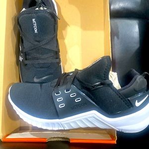 Nike womens metcon 2. Brand new. Never worn. Womens 7.5